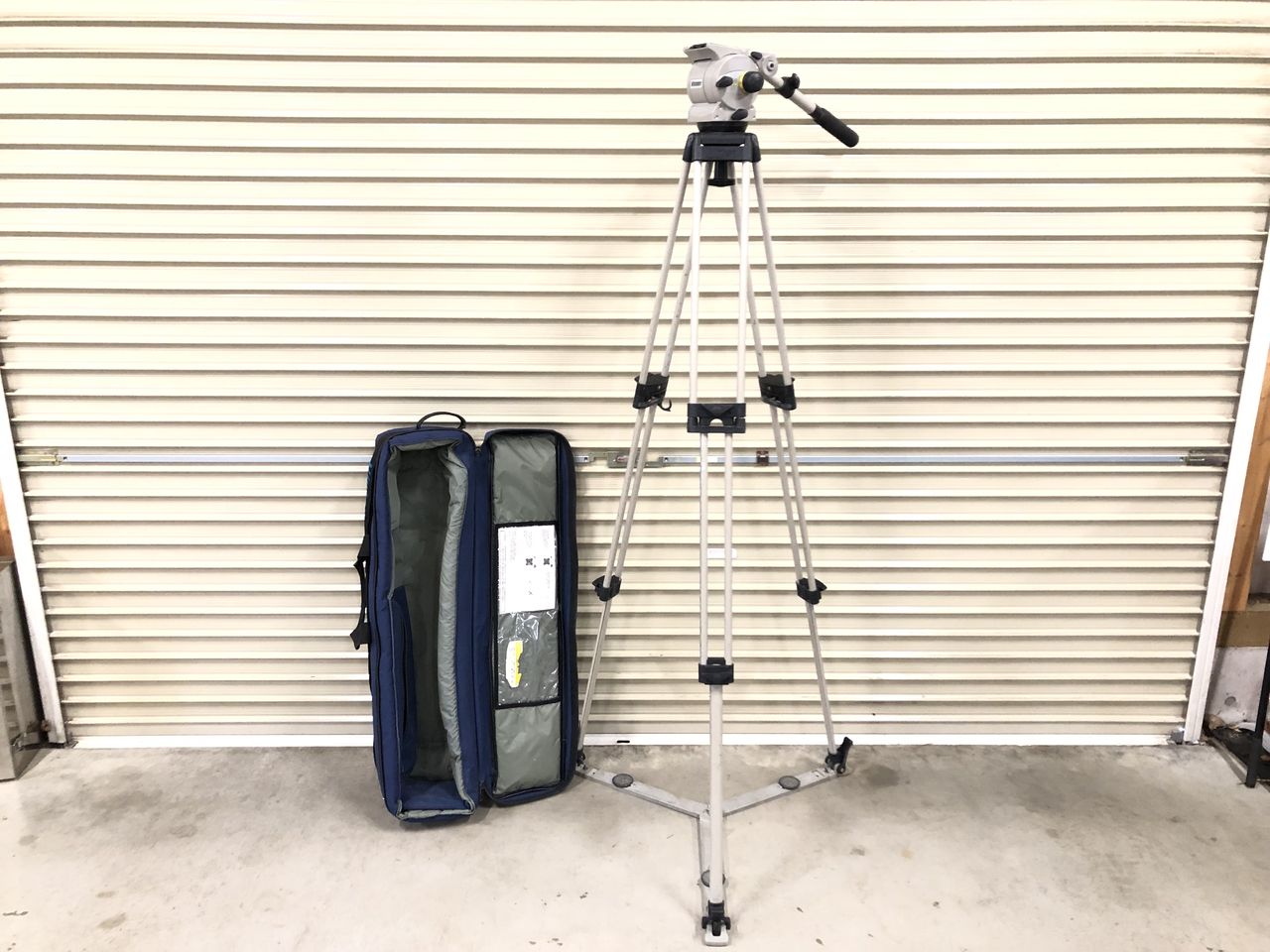 Vinten VB100-AP2 Vision100システム アルミニウム 3段式 トグル Vinten VB100-AP2 Vision100システム アルミニウム 3段式 トグル