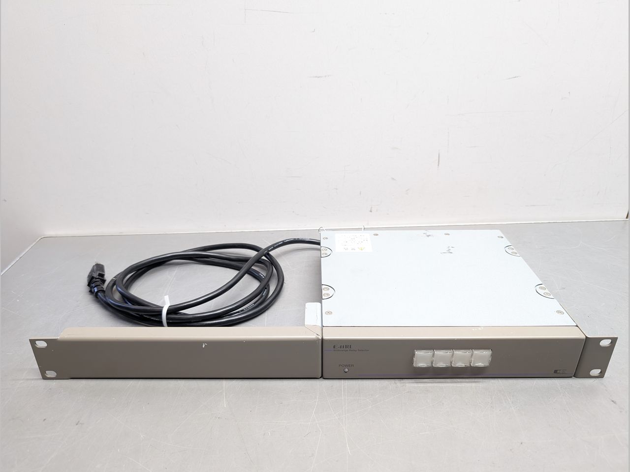 コスミックエンジニアリング E41RL 4×1ワイドバンドリレー切換器