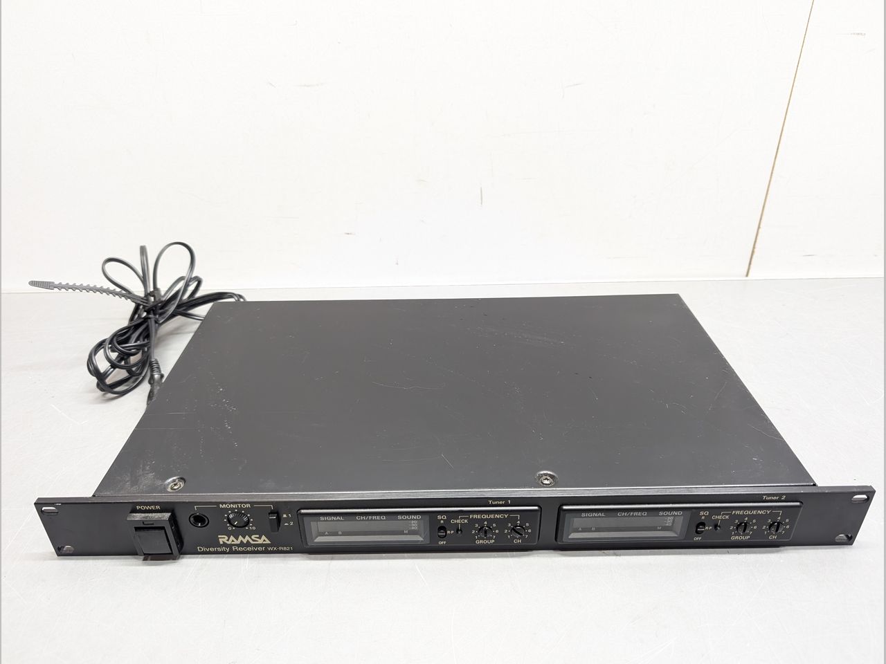 Panasonic (RAMSA) WX-R821 ダイバシティワイヤレス受信機