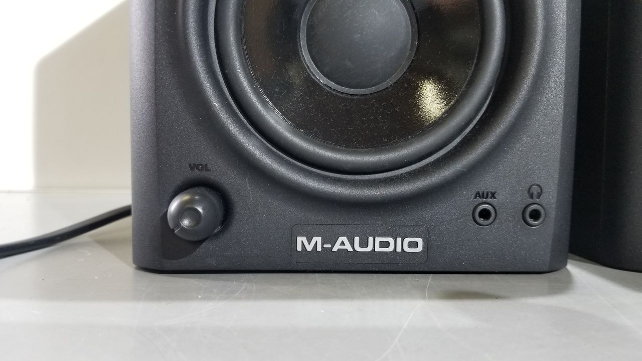 M-AUDIO AV42 | VIVID Online Shop