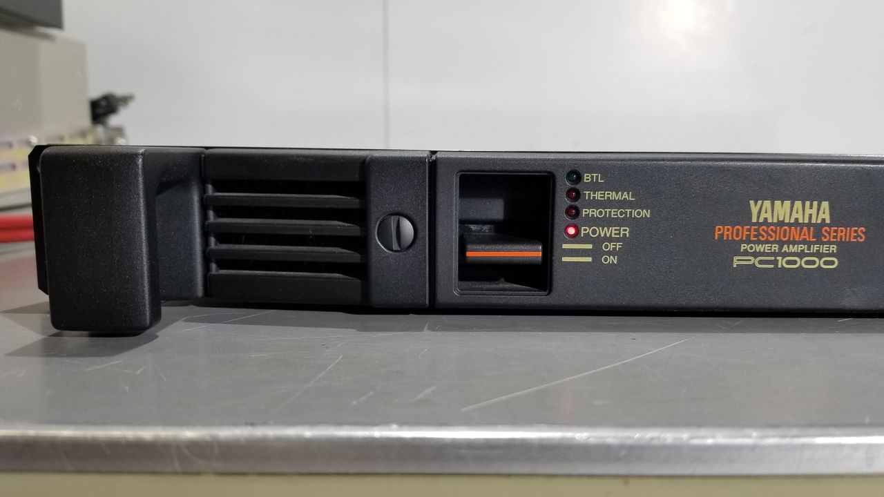 YAMAHA PC1000 2chパワーアンプ