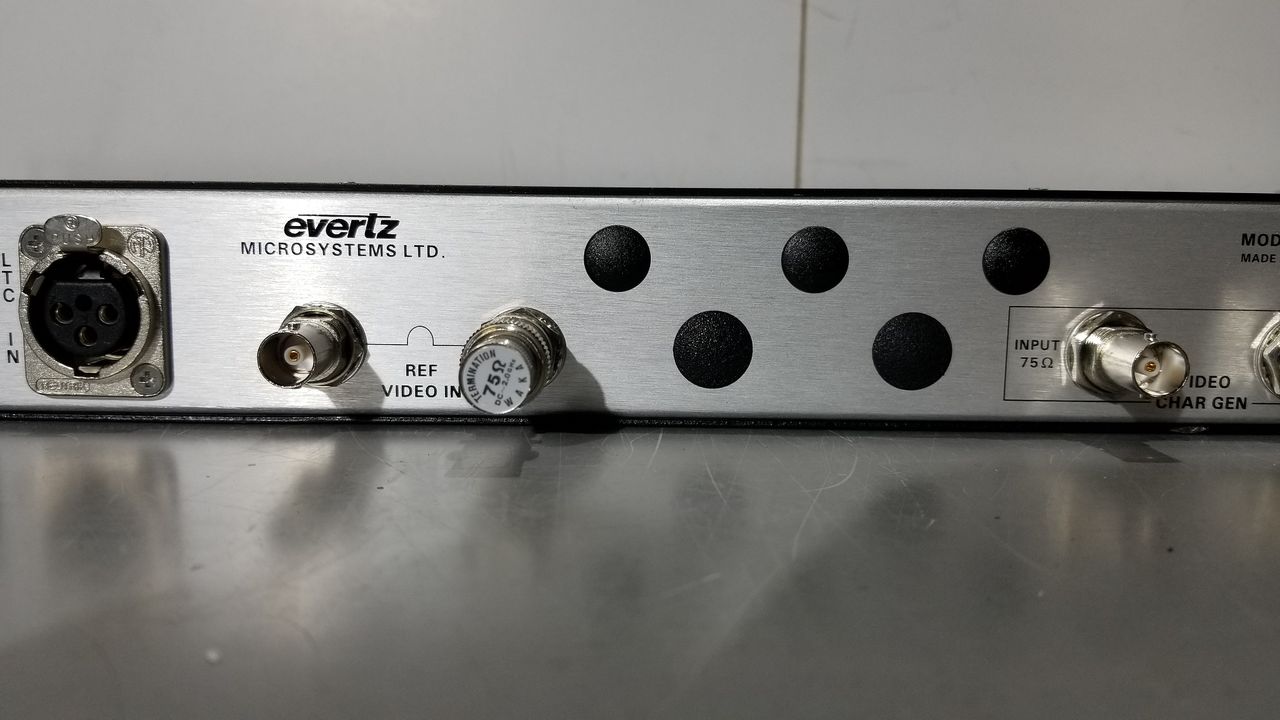 Evertz 5010 タイムコードジェネレーター